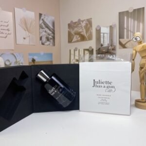 💹65✍️专柜版本
佩枪朱丽叶隐衫之欲100ml
Juliette Has A Gun Musc Invisible, 2020
品牌：佩枪朱丽叶
属性：女香
香调：花香调
前调：茉莉
中调：棉花
后调：麝香