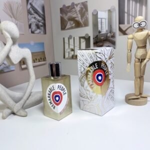 💹60✍️专柜版本
解放橘郡强人（卓越的人）100ml
Etat Libre d'Orange Remarkable People, 2015
品牌：解放橘郡
属性：中性香
香调：辛辣东方调
前调：葡萄柚香槟小豆蔻
中调：胡椒咖喱树茉莉
后调：檀香木木质琥珀皮革味劳丹脂