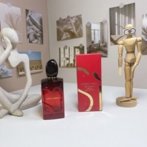 💹50✍️专柜版本
阿玛尼迷情红色挚爱荣耀版100ml
Giorgio Armani Sì Passione Laser Limited Edition, 2022
品牌：阿玛尼
属性：女香
前调：黑加仑梨粉红胡椒葡萄柚
中调：玫瑰天芥菜菠萝茉莉
后调：香草雪松琥珀木广藿香