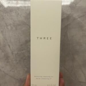 💹45✍️明通版本
24年新版日本THREE小三卸妆油185ml,对版对味.市场独家质量.非流通货.供平台.可配中文标.需要下单备注!