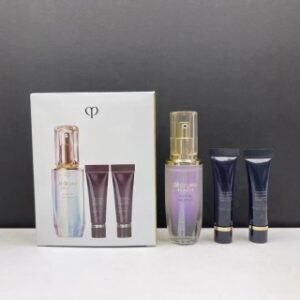 💹42✍️专柜版本
对版小样高品质，对色对味✔️CPB肌肤之钥小样三件套！内含：长管隔离3ml*2，钻光精华15ml。