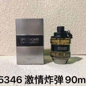 💹55✍️专柜版本
维克多与罗夫激情炸弹经典版90ml
维克多与罗夫激情炸弹臻享版90ml
维克多与罗夫激情炸弹午夜版90ml
维克多与罗夫激情炸弹暗色皮革90ml
维克多与罗夫激情炸弹红外版浓香90ml
维克多与罗夫激情炸弹金属麂香90ml
维克多与罗夫激情炸弹午夜版淡香精90ml
维克多与罗夫激情炸弹红外版淡香90ml