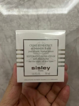 💹75✍️明通版本
sisley希思黎植物修护面霜50ml.对版对味.新日期.市场质量.非流通货.供平台.可配中文标.需要下单备注!