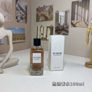 💹48✍️专柜版本
纪梵希:热流香水428744# (2024)100ml