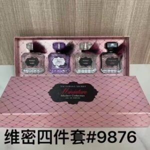 💹50✍️普通
维多利亚性感香水中样4件套30ml*4

性感尤物维密四件套香水30ml×4带喷头💢