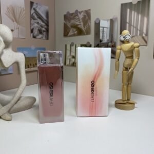 💹55✍️专柜版本
凯卓纯净之水冰灵女士100ml
Kenzo L'Eau Kenzo Glacee Pour Femme, 2024
品牌：凯卓
调香师：Coralie SpicherOlivier Cresp
属性：女香
香调：醛香花香调
气味：橘子小苍兰零陵香豆醛