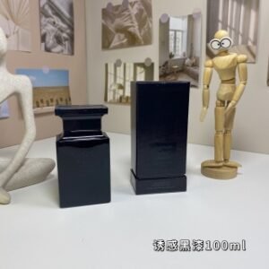 💹50✍️TF 诱感黑漆 香水100ml
Tom Ford Black Lacquer, 2024
品牌：汤姆·福特
属性：中性香
香调：木质调
前调：乙烯基墨水
中调：黑檀牡丹
后调：乳香
