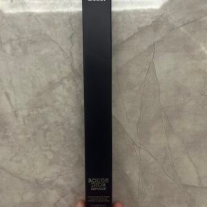 💹45✍️专柜版本
新品迪奥烈焰蓝金唇线笔1.2g.现货3色，色号:999-720-777.可配中文标.日期标.需要下单备注！