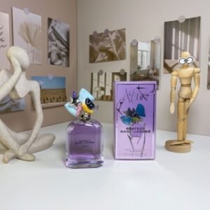 💹75✍️专柜版本
莫杰紫色玩美小姐精粹100ml
Marc Jacobs Perfect Elixir, 2024
品牌:莫杰
调香师:Domitille Bertier
属性:女香
香调:美食东方调
前调:蜂蜜李子大黄
中调:橙花琥珀
后调:广藿香树脂香草