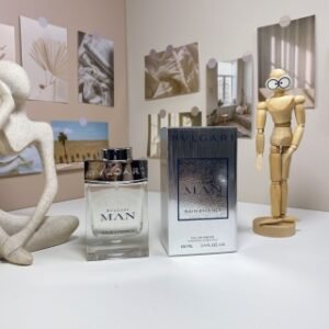 💹60✍️专柜版本
宝格丽绅士系列-空谷之雨100ml
Bvlgari Man Rain Essence, 2023
品牌：宝格丽
属性：男香
香调：木质花香调
前调：茶叶橙子
中调：麝香莲花
后调：琥珀愈创木