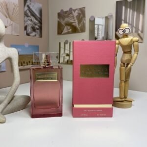 💹60✍️专柜版本
纳西素璀璨木兰100ml
Narciso Rodriguez Radiant Magnolia, 2024
品牌：纳西索·罗德里格斯
调香师：Sonia Constant香调：花香调
属性：女香
前调：黄葵香柠檬生姜
中调：木兰玫瑰麝香
后调：桂花亚基戛纳木