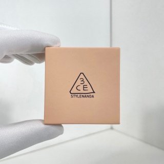 💹15✍️专柜版本
3ce单色高光盘4.8g ,3个色号🔜open side# ,gentl beige# ,all rounder# ,低价跑量款 打12 件480