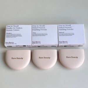 💹45✍️专柜版本
赛琳娜丝粉饼8g!色号:01#Porcelain,02#Lvory,03#Natural。