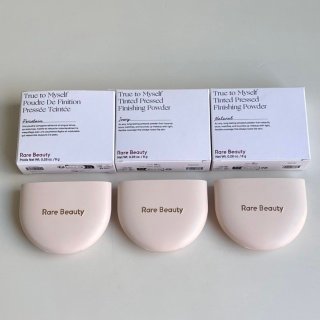 💹45✍️专柜版本
赛琳娜丝粉饼8g!色号:01#Porcelain,02#Lvory,03#Natural。