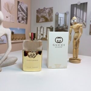 💹50✍️专柜版本
古驰罪爱不羁女士浓香90ml
Gucci Guilty Pour Femme Eau de Parfum, 2019
属性：女香
香调：花香东方调
前调：粉红胡椒橘子香柠檬
中调：紫丁香紫罗兰天竺葵玫瑰
后调：广藿香琥珀