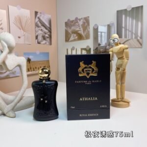 💹55✍️专柜版本
玛丽之香极夜诱惑75ml
Parfums de Marly Athalia, 2016
品牌：瑪麗之香
属性：女香
香调：木质花香调
前调：橙花
中调：鸢尾花
后调：麝香琥珀