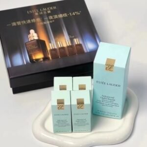 💹95✍️明通版本
雅诗兰黛小棕瓶特润精华4+1挚爱套装！内含：50ml+15ml*4。