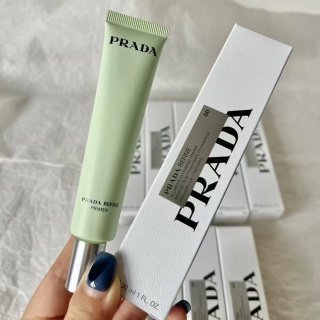 💹28✍️专柜版本
普拉达柔焦妆前乳30ml.可配中文标.需要下单备注!