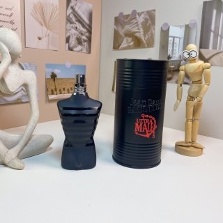 💹65✍️专柜版本
高缇耶超级男士125ml
Jean Paul Gaultier Ultra Male, 2015
品牌:高缇耶
调香师:Francis Kurkdjian
香调:馥奇东方调
属性:男香
前调:梨薰衣草薄荷香柠檬柠檬
中调:肉桂快乐鼠尾草葛缕子
后调:香草琥珀广藿香雪松