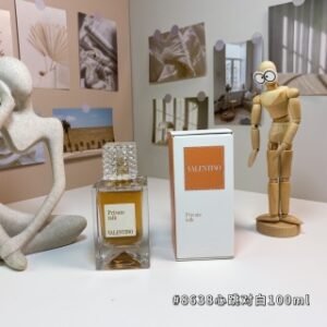 💹55✍️专柜版本
8638心跳对白100ml
华伦天奴梦之解析系列-
Valentino Private Talk, 2024
品牌：华伦天奴
调香师：Nicolas Bonneville
属性：中性香
香调：花香调
前调：生姜
中调：卡布奇诺晚香玉依兰
后调：麝香雪松檀香木
