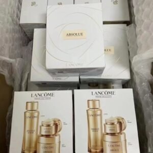 💹190✍️明通版本，24版
可配礼袋+海免3标，细节全对版，味道对香，市面最高版本，非流通普货，正品质量直供，支持对比，明通市场认可版本✔兰蔻菁纯三件套爽肤水款24款明通版！内含：爽肤水150ml，面霜轻盈型60ml，眼霜20ml。