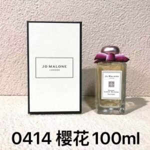 💹45✍️专柜版本
新款祖马龙樱花香水金盖100ml
新款祖马龙合欢花香水金盖100ml