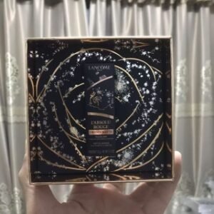 💹40✍️单只礼盒装(口红款,唇釉款)
24年兰蔻巴黎星夜圣诞限定星茫浮雕唇膏,现货5色.色号:296.196.220.273.274.
兰蔻 巴黎圣诞限定唇釉:024
