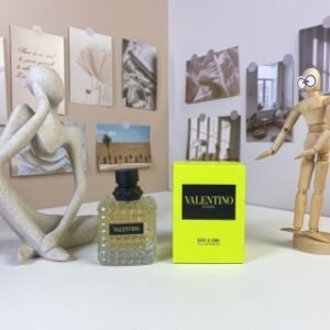 💹65✍️明通版本
华伦天奴白日玫瑰（恬恋玫瑰）100ml
Valentino Donna Born In Roma Yellow Dream,2021
属性：女香
香调：花香调
前调：柠檬
中调：玫瑰
后调：麝香
