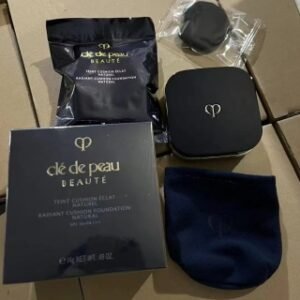 💹45✍️专柜版本，新版
CPB钻光精华方气垫15g！一壳一芯。清爽型色号：I10#，O10#，O20#。