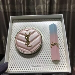 💹80✍️专柜版本
圣罗兰马卡龙限定渐变口红气垫礼盒两件套 /
圣罗兰蛇皮纹 渐变口红气垫两件套!配礼袋
色号自选
粉色皮革气垫b10#,b20#
黑色皮革气垫b10#,b20#
马克龙口红1966#,77#