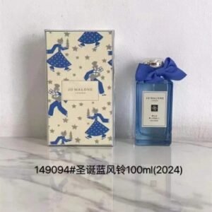 💹50✍️专柜版本
祖马龙2025圣诞款100ml！味道：141029冷杉与苦艾，149094蓝风铃，140763海盐。