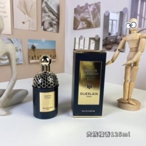 💹55✍️专柜版本
贵族檀香125ml
娇兰东方夜谭系列-
Guerlain Santal Royal, 2024
品牌：娇兰
调香师：Thierry Wasser
属性：中性香
香调：木质东方调
气味：玫瑰沉香（乌木）檀香木皮革茉莉