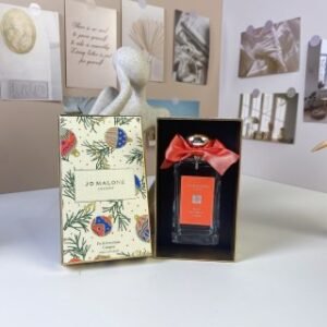 💹50✍️专柜版本
祖马龙冷杉与苦艾100ml
Jo Malone Fir Artemisia, 2024
品牌：祖玛珑
属性：中性香
香调：芳香木质调
前调：艾蒿
中调：冷杉
后调：皮革