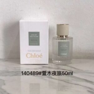 💹40✍️专柜版本
蔻依 仙境花园系列 香水50ml,13味道🔜
萱木夜旅,纸莎草秘境,大马士革玫瑰,晨心紫罗兰,漫境橡野,不朽仲夏,微醺芙蓉,橙花之舞,尘心海棠,烟雨茉莉,木兰诗语,北国雪松,深林雪松。
