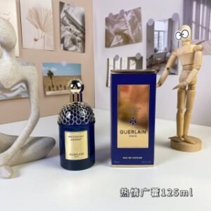 💹55✍️专柜版本
娇兰东方夜谭系列-热情广藿125ml
Guerlain Patchouli Ardent, 2024
品牌：娇兰
调香师：Thierry Wasser
属性：中性香
香调：木质花香调
气味：广藿香玫瑰麝香皮革
