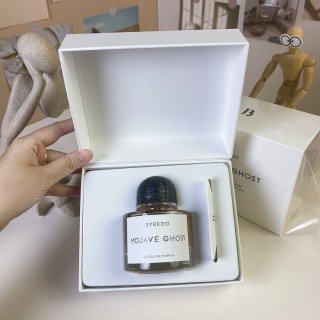 百瑞德香水100ml ,现货味道:
新款蘑菇头荒漠孤魂100ml,人形物语,荒漠孤魂无酒精版!,圣徒之声,百感交集,天际之间 初生玫瑰,夜幕玫瑰,图书馆,花序,郁金香,超级雪松,无人区玫瑰,荒漠孤魂,吉普赛之水,白色浪漫,非洲之旅,和缓之音,初澜狂花。