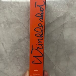 💹45✍️专柜版本
Pola抗皱精华眼霜20g！1支=4支资生堂的功效～性价比杠杠滴，不是抗皱，是去皱！有眼部细纹、鱼尾纹、法令纹，一定要试试这款！只有在日本当地才能买到，真正可以改善深纹的产品。局部用可以用4个月。明显改善皱纹70%！世界首款去皱眼霜，pola耗时研究15年、从5400种成分中一个一个的试验检证，发现并证实了完全对皱纹有效果的成分，隆重的得到日本厚生省的审批👍赶紧下手吧。