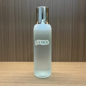💹60✍️明通版本
海蓝之谜净透洁水200ml，（对版，盖子电化铝）配中文标
打12，件36