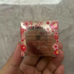 💹60✍️明通版本
雅诗兰黛蛇年限定抗蓝光眼霜15ml.特润修护肌活精华眼霜15ml.蛇年限定版.可配中文标，需要下单备注！