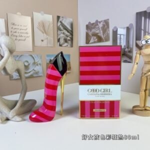 💹60✍️专柜版本
卡罗琳娜高跟鞋好女孩色彩狂热80ml
Carolina Herrera Good Girl Colormania, 2024
品牌：赫芮亚
属性：女香
香调：花果香美食调
前调：杏仁
中调：晚香玉茉莉
后调：可可果零陵香豆