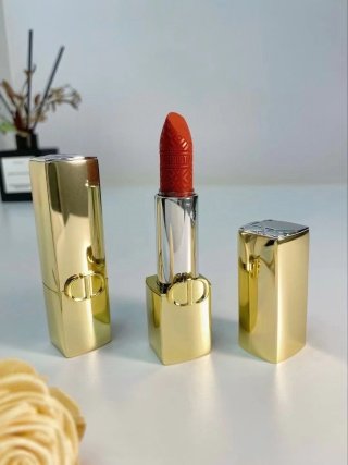 💹35✍️专柜版本
迪奥金管蓝金口红 圣诞款3.5g,现货色号🔜丝绒100# ,188# ,217# ,720# ,772# ,777# ,840# ,888# ,999# ,配中文标 打12 件360
