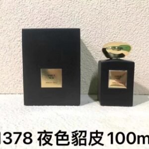 💹60✍️专柜版本
阿玛尼私藏系列100ml！味道：1378夜色貂皮，2175没药帝国，5269绿洲皮革，7312东方琥珀，7497阿拉伯玫瑰，沙尔玛麝香(寒沙麝香)。