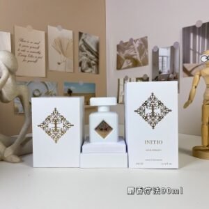 💹75✍️专柜的版本
麝香疗法90ml
因提诺私人香氛
Initio Parfums Prives Musk Therapy, 2021
品牌:因提诺私人香氛
属性:中性香
香调:花香木质调
气味:麝香黑加仑香柠檬橘子木兰
檀香木希蒂莺
