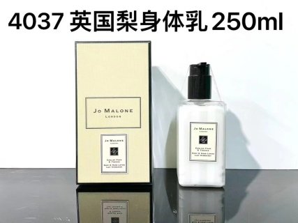 💹45✍️专柜版本,祖马龙身体乳250ml
250英国梨身体乳
250蓝风铃身体乳
250青柠身体乳
250海盐身体乳
250橙花身体乳
250红玫瑰身体乳
250杏桃花身体乳