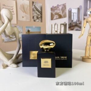 💹60✍️专柜版本
东方琥珀100ml
阿玛尼私藏系列-
Giorgio Armani Armani Privé Ambre Orient, 2010
品牌：阿玛尼
属性：中性香
香调：东方调
气味：琥珀香草劳丹脂粉红胡椒肉桂
广藿香百里香檀香木