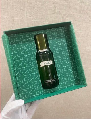 💹35✍️只有盒子,没有精粹水
海蓝 精粹水150ml 单只装礼盒