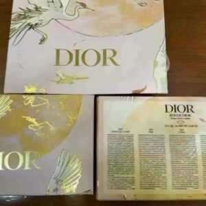💹62✍️专柜版本
迪奥变色唇膏小样五件套1.5g
​内含:000-001-004-Dior8-038
配礼袋，中文标，件60，现货