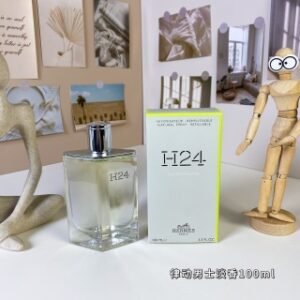 💹50✍️专柜版本
爱马仕H24律动男士淡香水100ml
🔜 一比一质量❗爱马仕律动二十四淡香100ml
Hermes H24, 2021
品牌：爱马仕
调香师：Christine Nagel
属性：男香
香调：绿叶芳香调
气味：快乐鼠尾草水仙花黑檀红木斯克拉琳