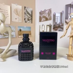 💹50✍️专柜版本
华伦天奴不羁先生香精版100ml
Valentino Born in Roma Extradose Uomo, 2025
品牌：华伦天奴
属性：男香
前调：辛香料
中调：薰衣草
后调：木质香