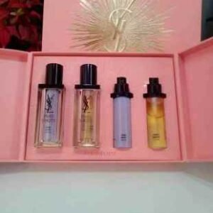 💹390✍️明通版本
新品圣罗兰 日夜双休四件套礼盒。套装包含：夜皇后精华30ml正装+夜皇后精华30ml替换芯+日皇后精华30ml+日皇后精华替换芯。配手提袋，产品是明通版的，和单品一样质量的，不是市场普通货，官网同步礼盒！